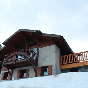 https://chalet-la-plagne-montalbert-pied-des-pistes.hotels-rhonealpes.com